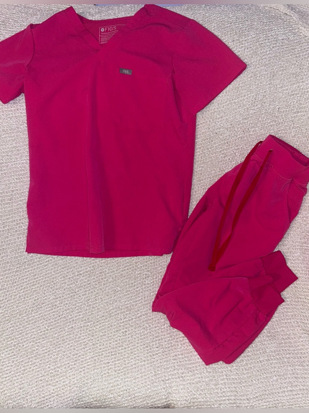 Figs Valentine’s Day LIMITED EDITION Scrub Set